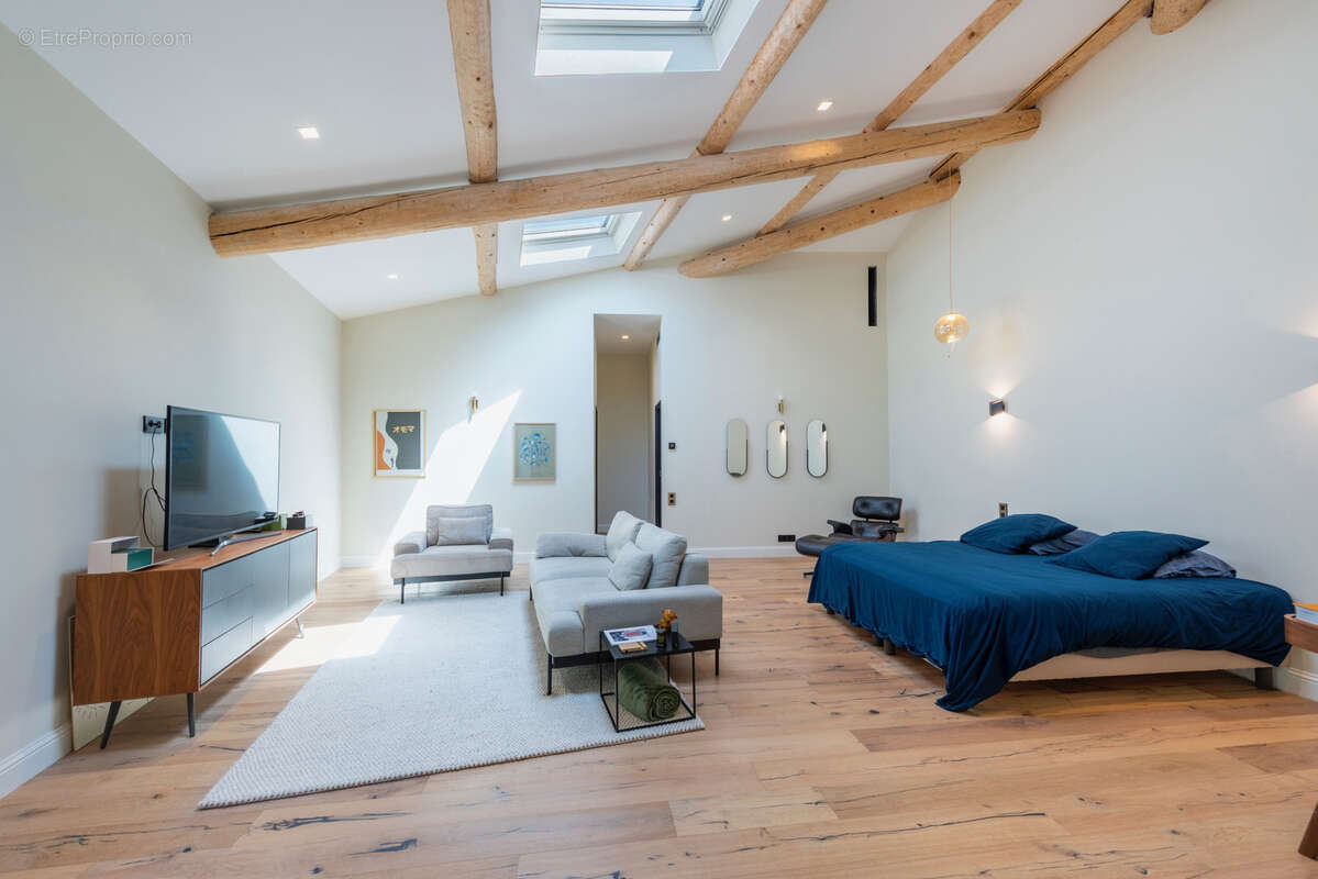 Maison à BAGNOLS-EN-FORET