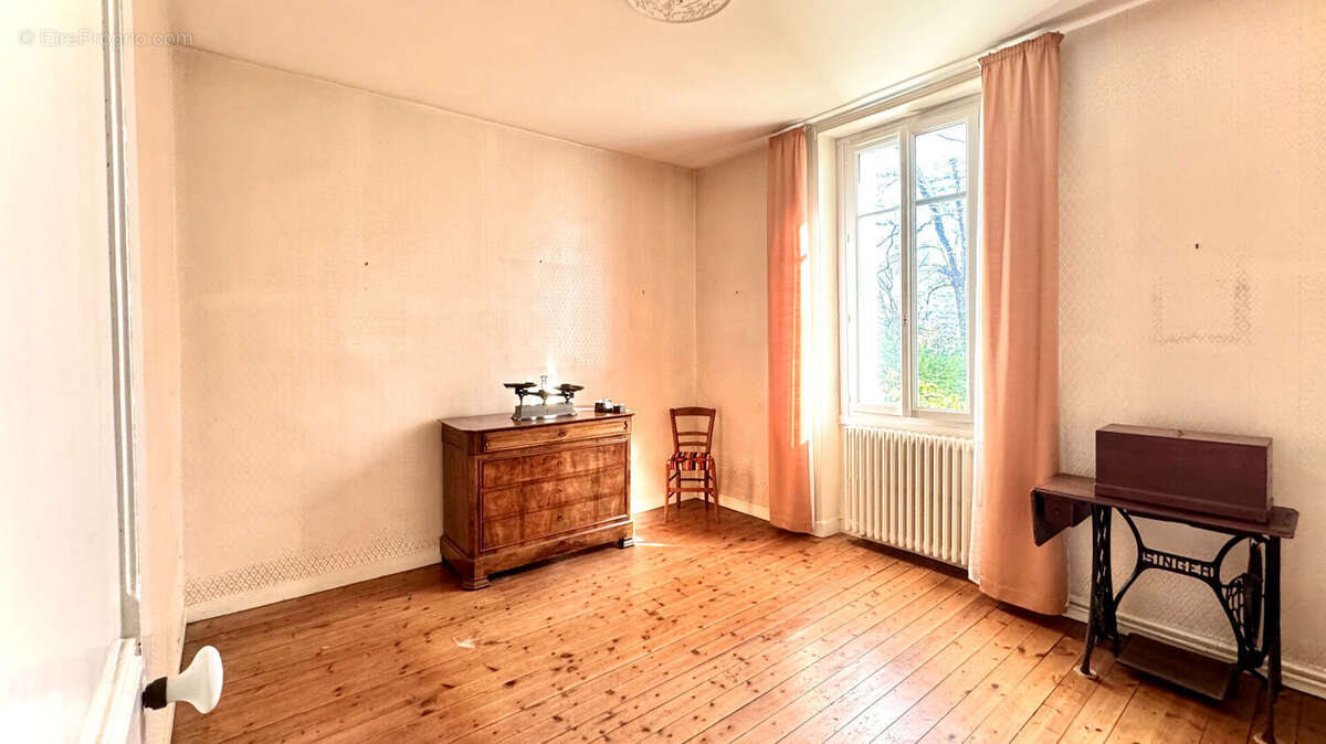Maison à SAINT-SEBASTIEN-SUR-LOIRE