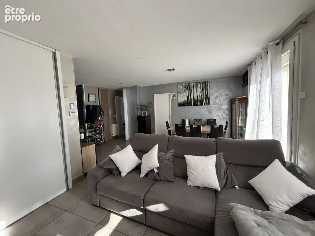 Appartement 4 pièces 64 m² à vendre à Romans-Sur-Isere (26100) - photo 3