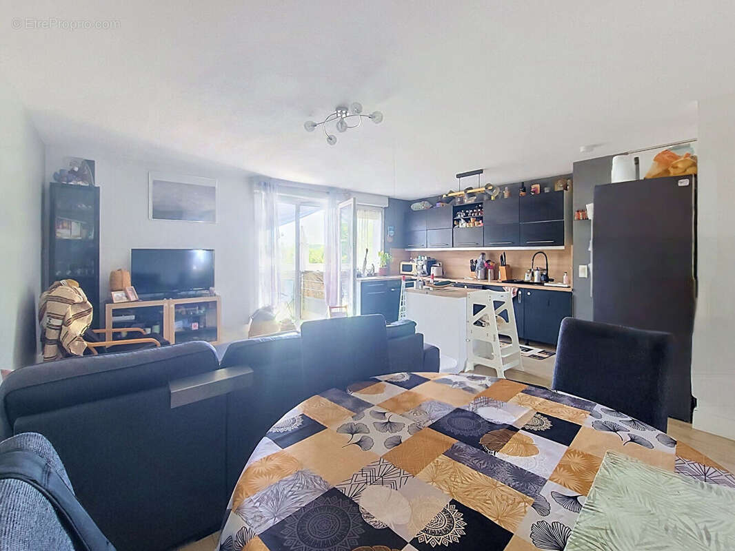 Appartement à PAREMPUYRE