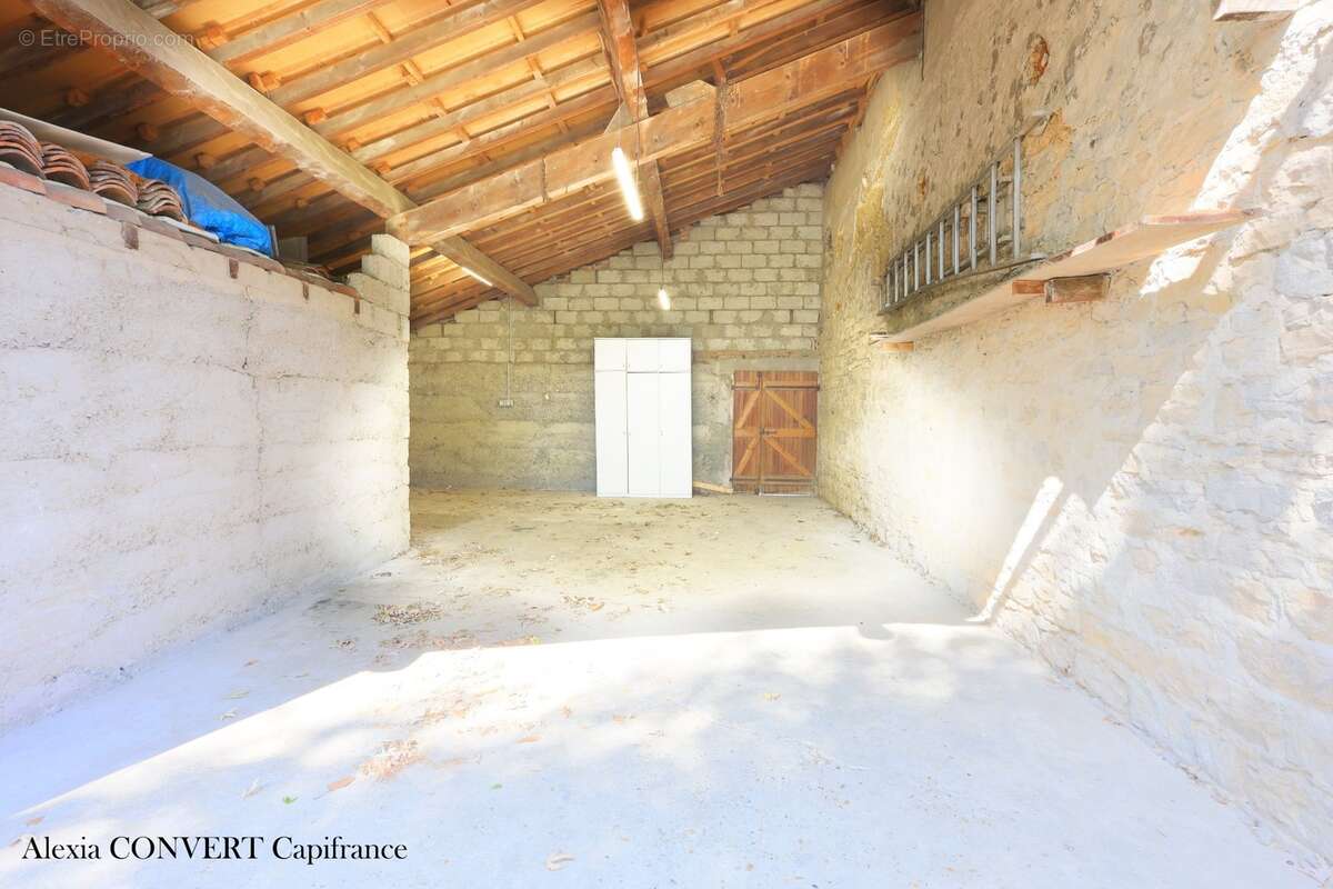 Ferme Rénovée à vendre 6 pièces 249m² SAINT DENIS LES BOURG (01) - photo 15