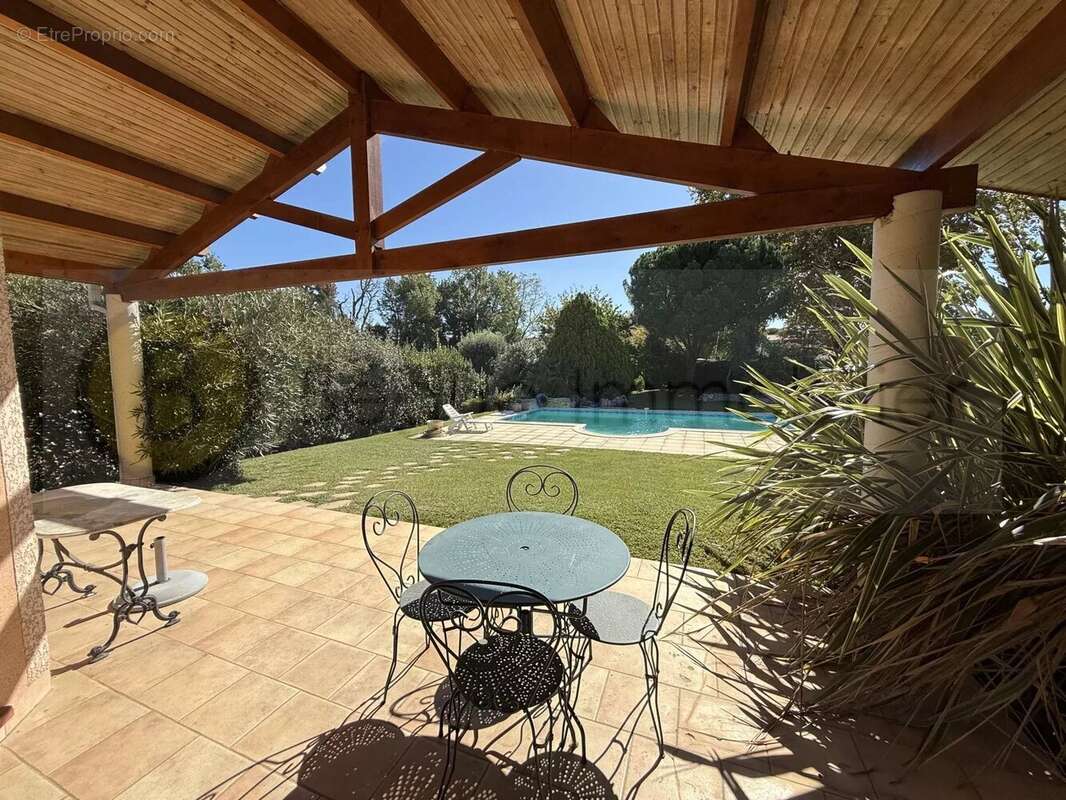 Maison de plain pied avec piscine à Brax - photo 5
