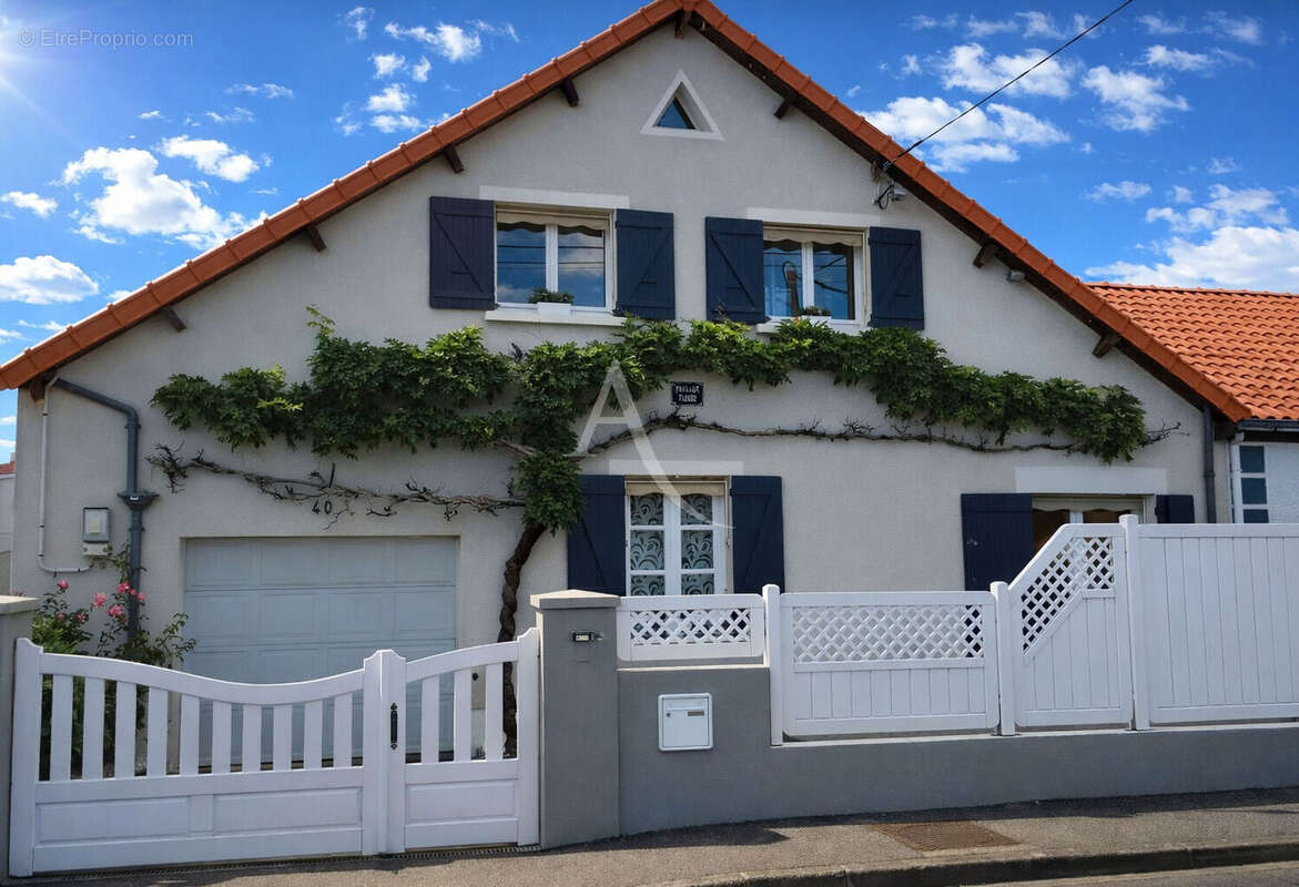 Maison à SAINT-SEBASTIEN-SUR-LOIRE