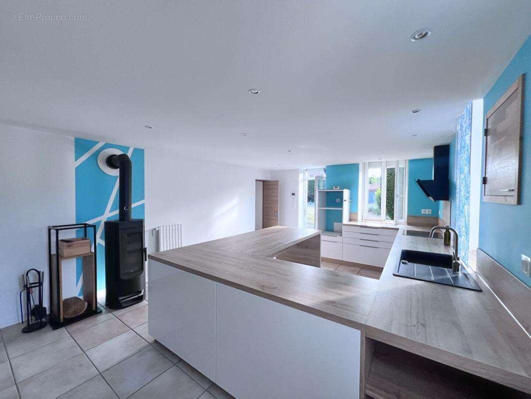 Maison familiale avec jardin et piscine - photo 6