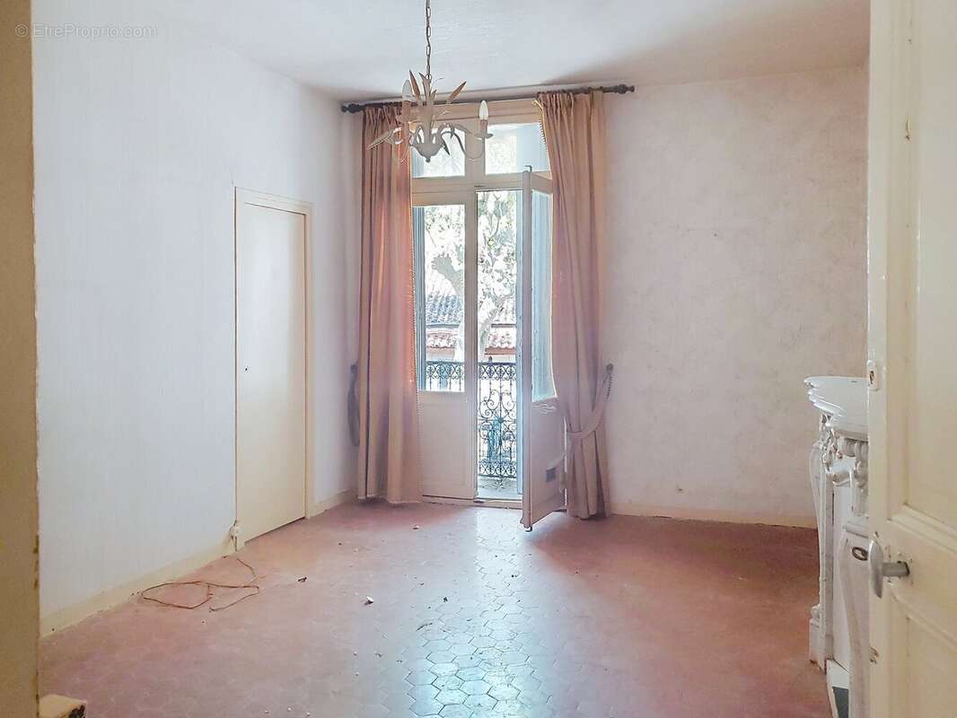 Appartement à LAMALOU-LES-BAINS
