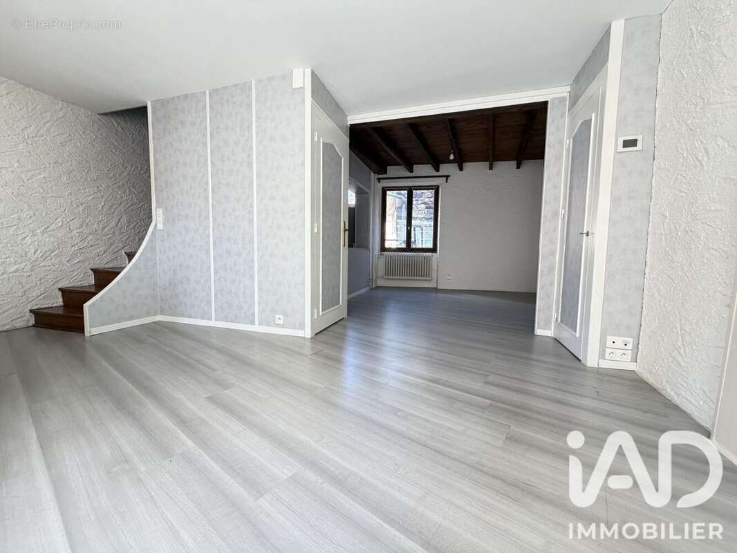 Maison 80 m² à Les Martres-De-Veyre  - photo 3