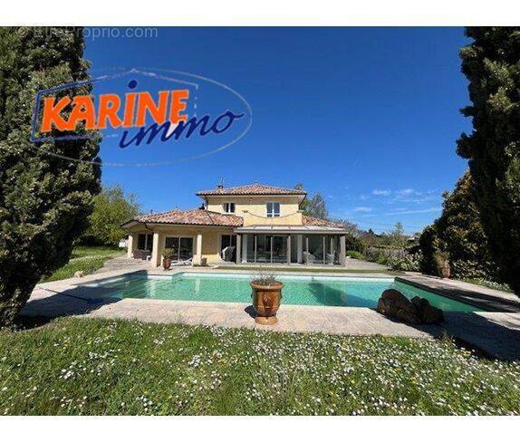 Maison à FONTAINES-SAINT-MARTIN