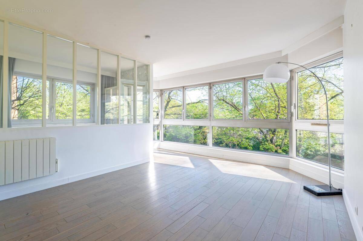 Appartement à PARIS-14E