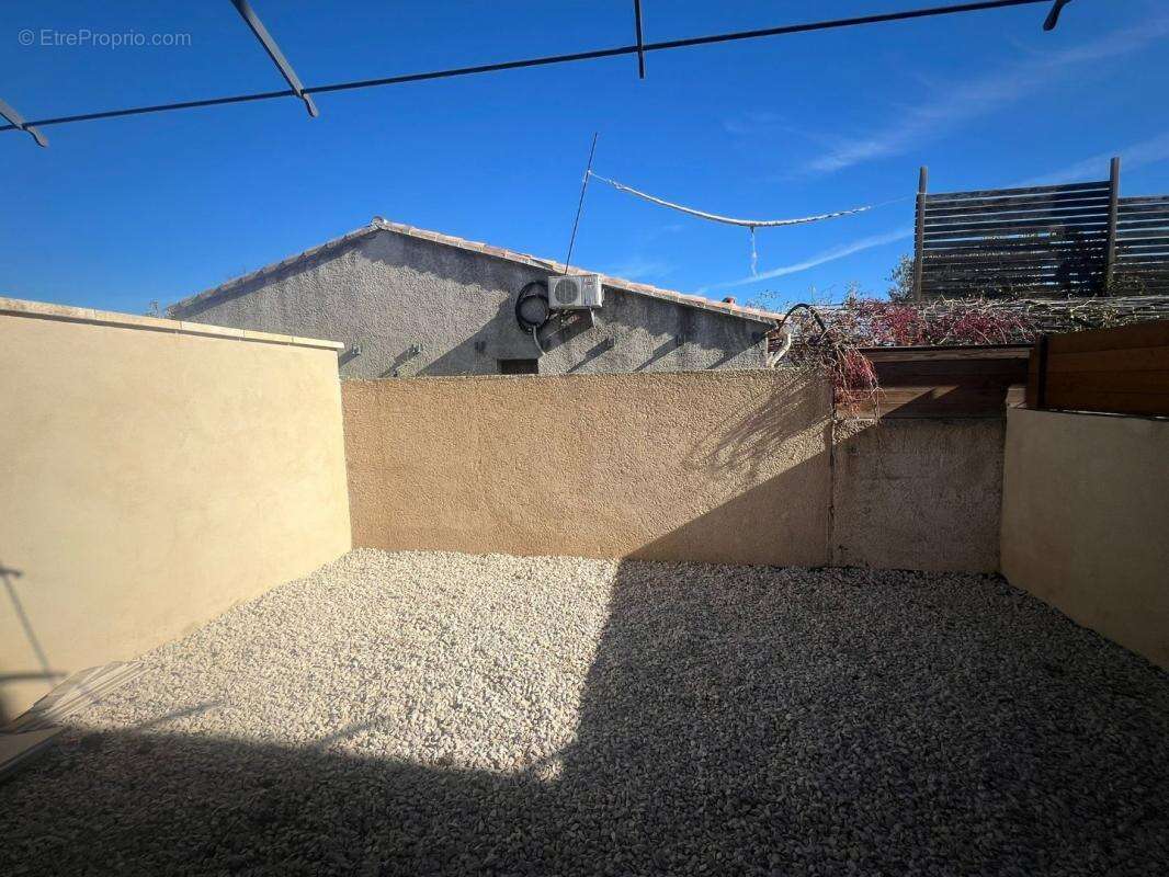 Maison à L'ISLE-SUR-LA-SORGUE