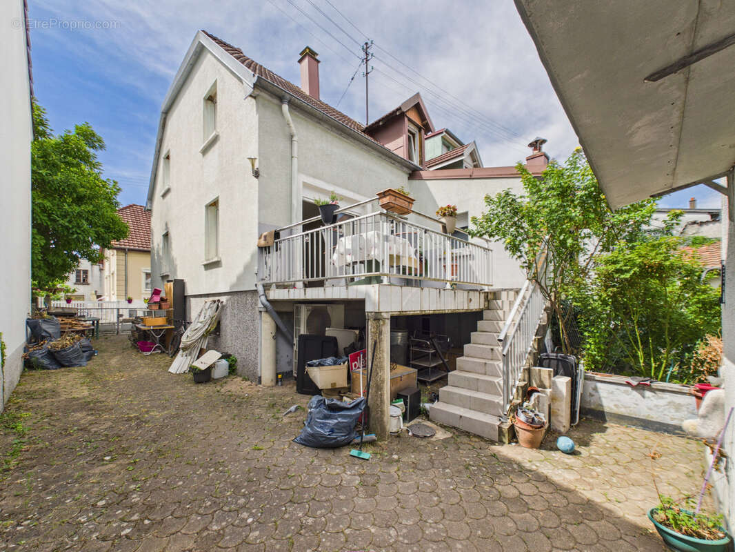 Maison de ville à rafraîchir avec jardin, cave et garage - photo 29