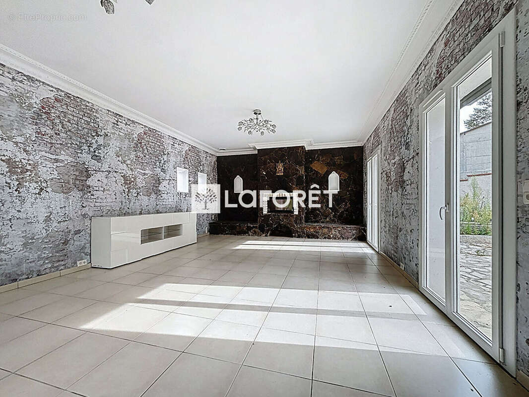 Maison à LABASTIDE-SAINT-PIERRE