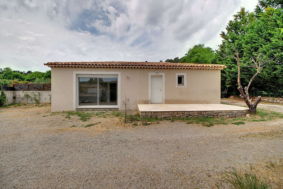 Maison à ENTRECASTEAUX