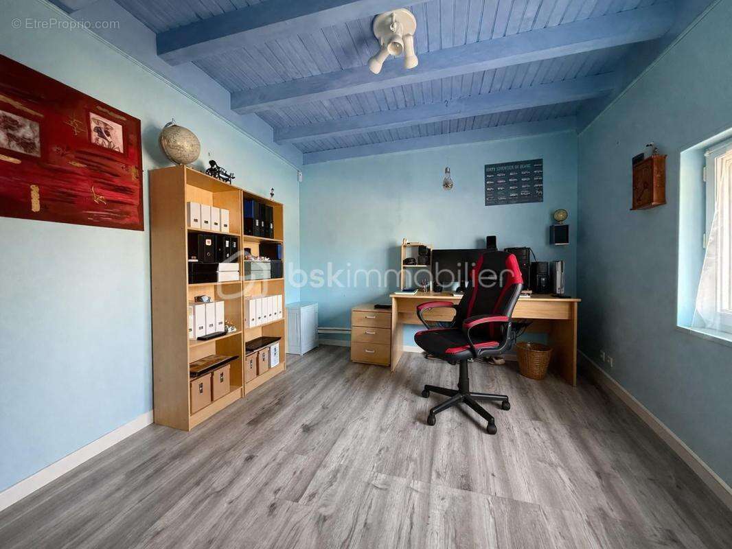 Maison familiale de 135 m² avec vue dégagée – Environnement calme et parcelle de 2000 m² - photo 5