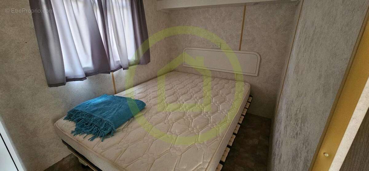 Terrain à MEZIERES-EN-BRENNE