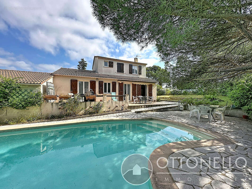 Maison à ROQUEBRUNE-SUR-ARGENS
