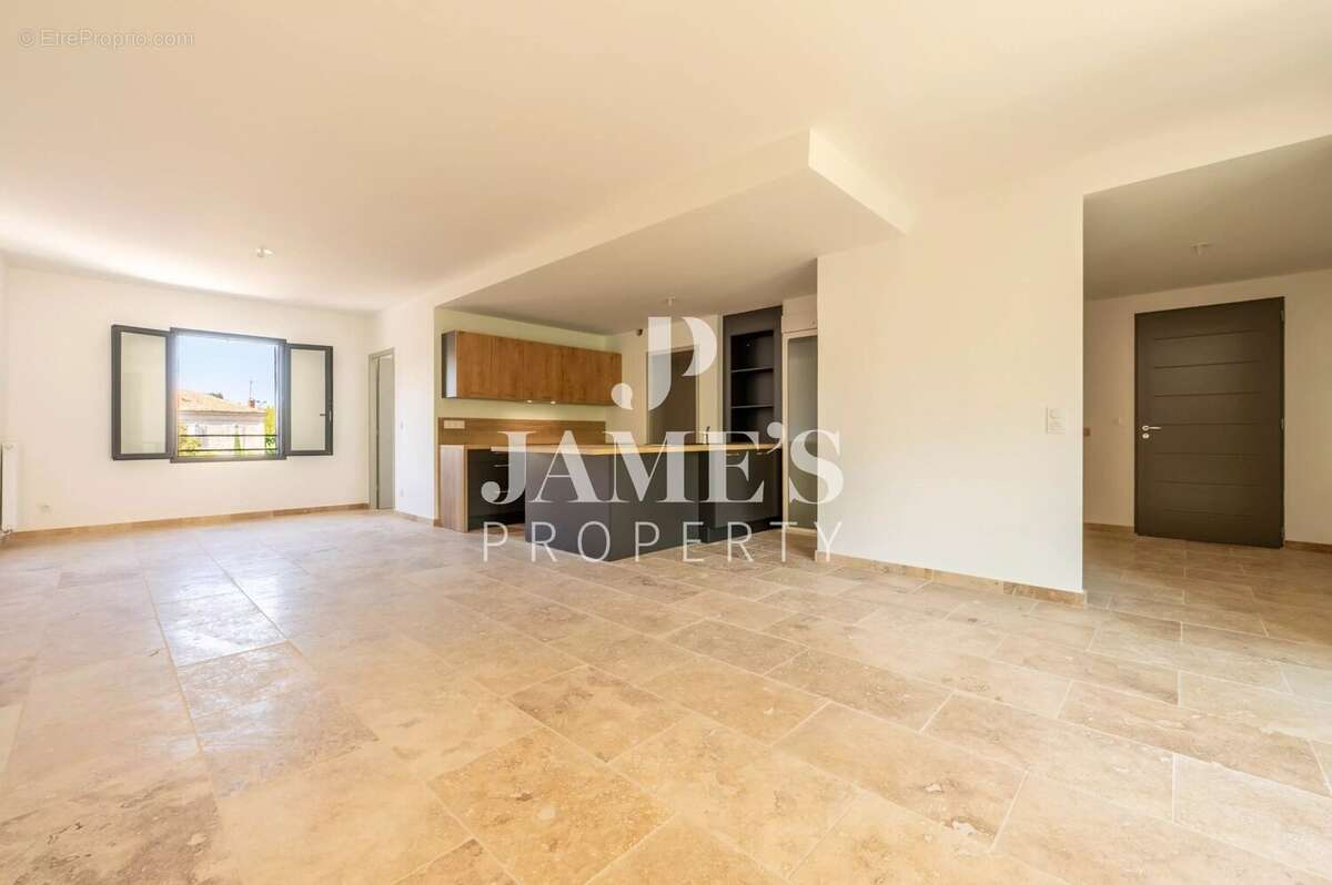 Appartement 129 m² à Saint-Remy-De-Provence  - photo 2
