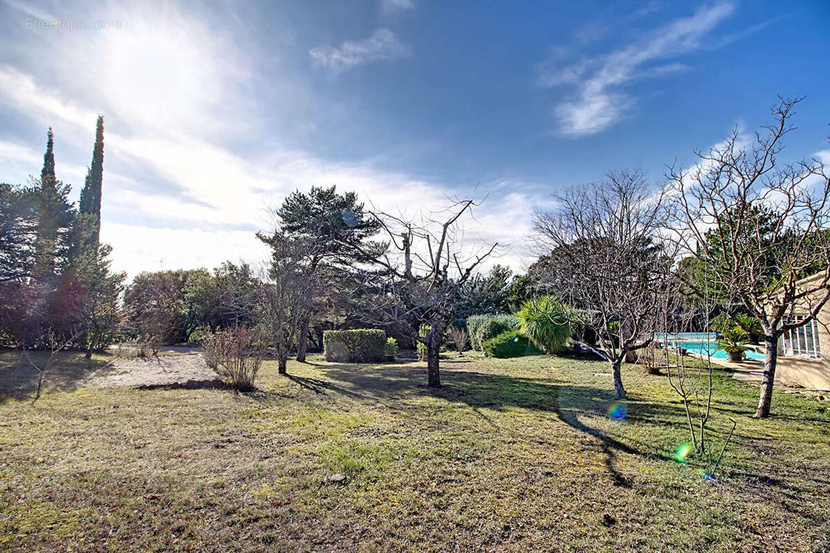 À VENDRE EN EXLUSIVITE!! Propriété  à TOURTOUR de 130m² + dépendance de 20m² + agrandissement possible + piscine le tout sur un  - photo 17