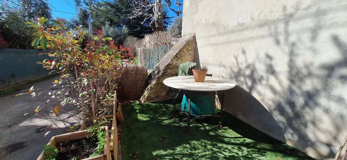 Maison à ROQUEFORT-LES-PINS