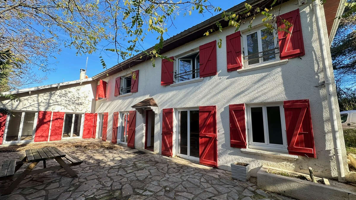 Maison à ESTRABLIN