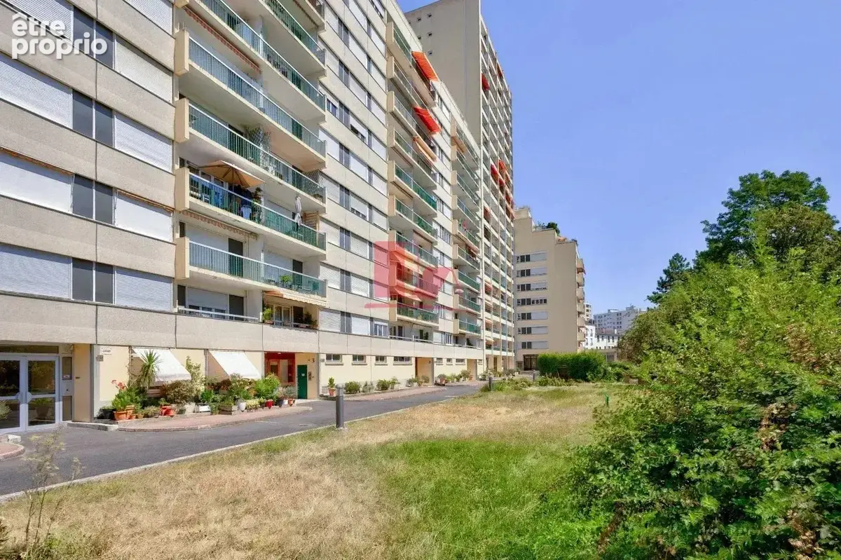 Vanves metro - studio de 34 m² - cave - parking - photo 13