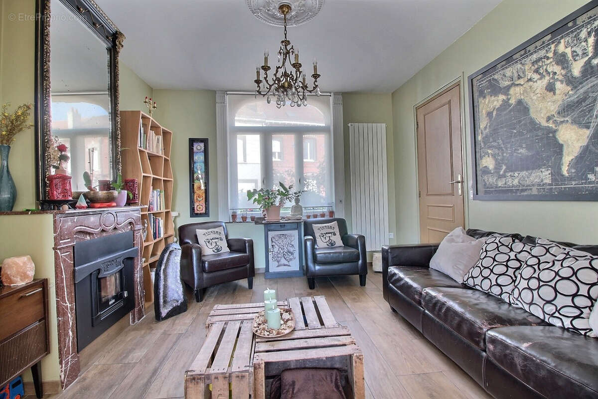 Maison semi-individuelle avec jardin, terrasse et passage latéral   4 chambres - photo 7