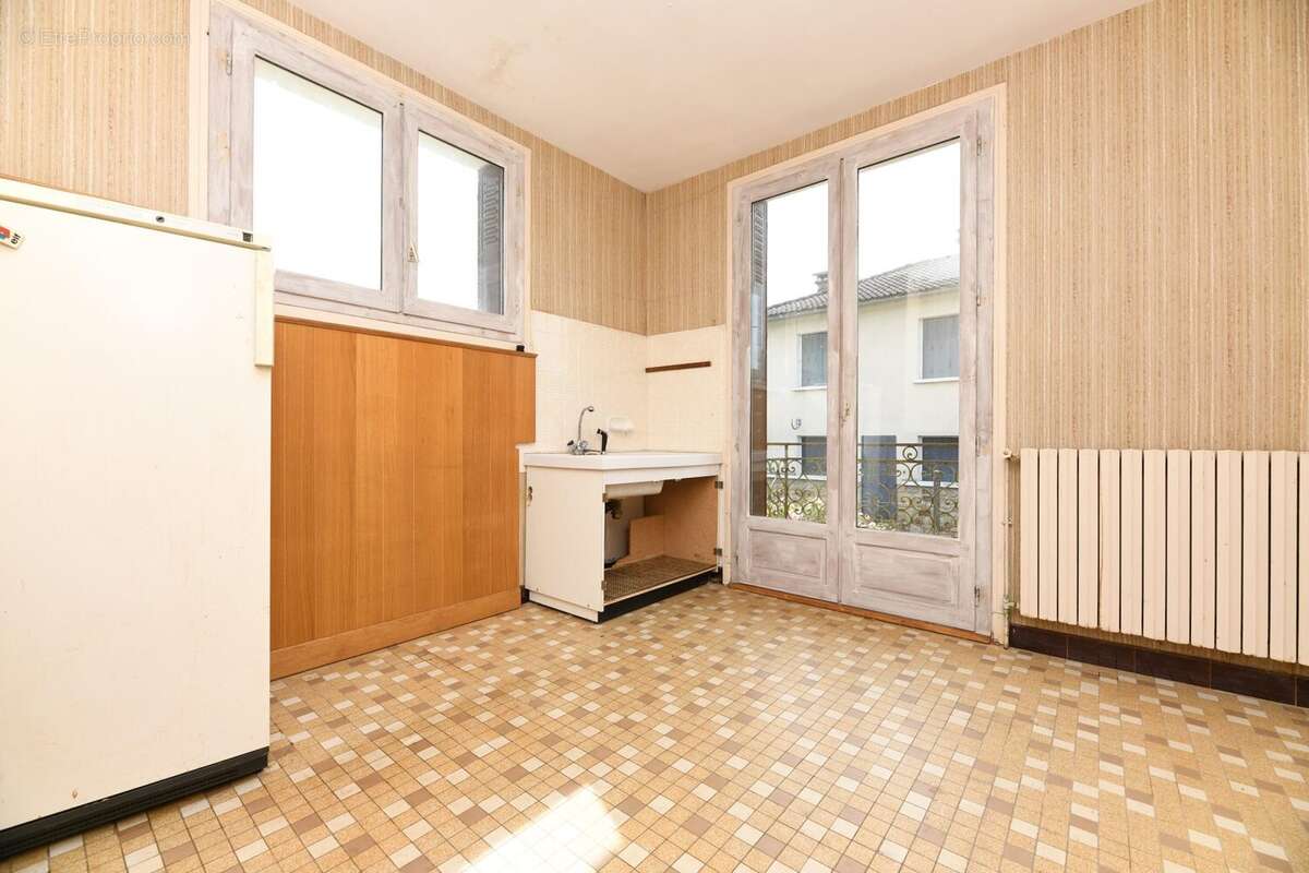 Maison 110 m² à Pleaux  - photo 5