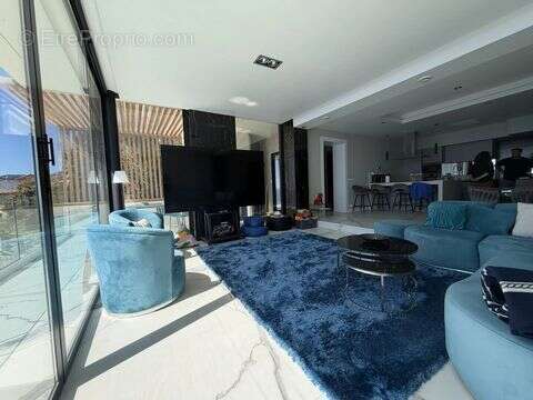 Maison 200 m² à Roquebrune-Cap-Martin  - photo 2