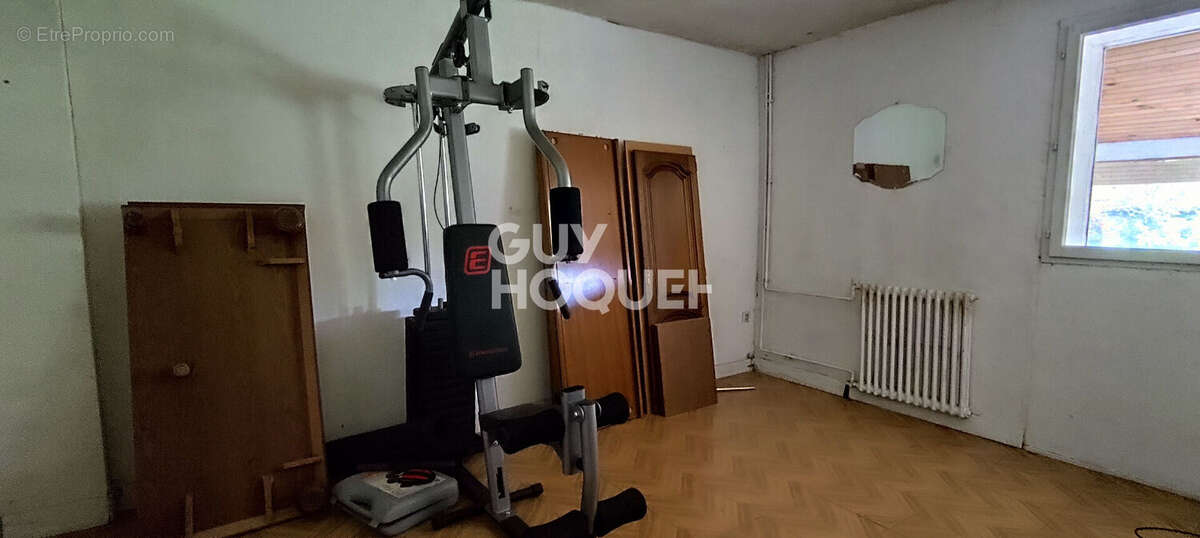 Maison à CRECY-COUVE