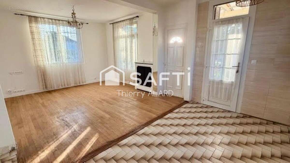 Photo 5 - Maison à VILLIERS-LE-BEL