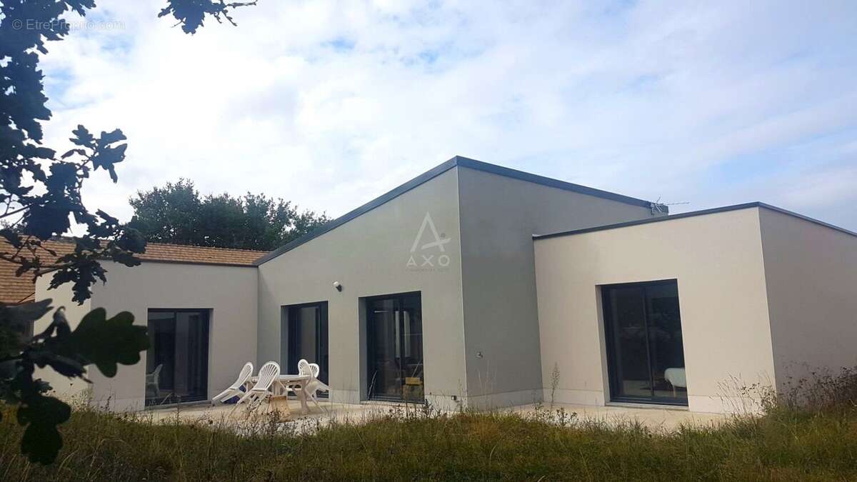 Maison à LA CHAPELLE-D&#039;ALIGNE