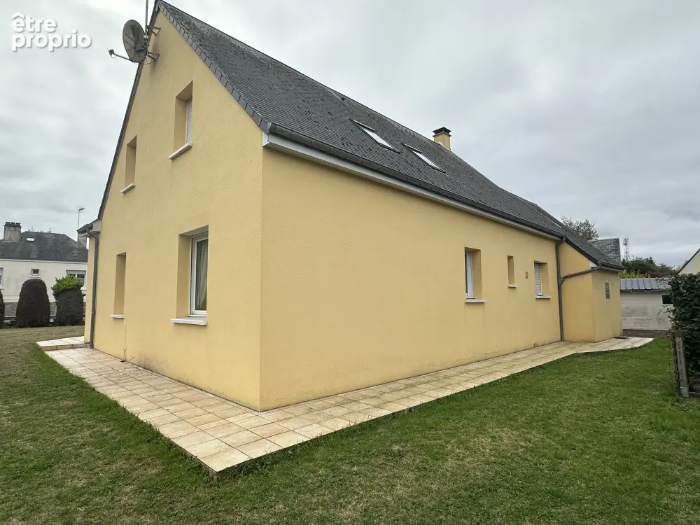 A LA HAYE, proche des commodités Grand pavillon en très bon état, à 150 m du premier commerce. - photo 2