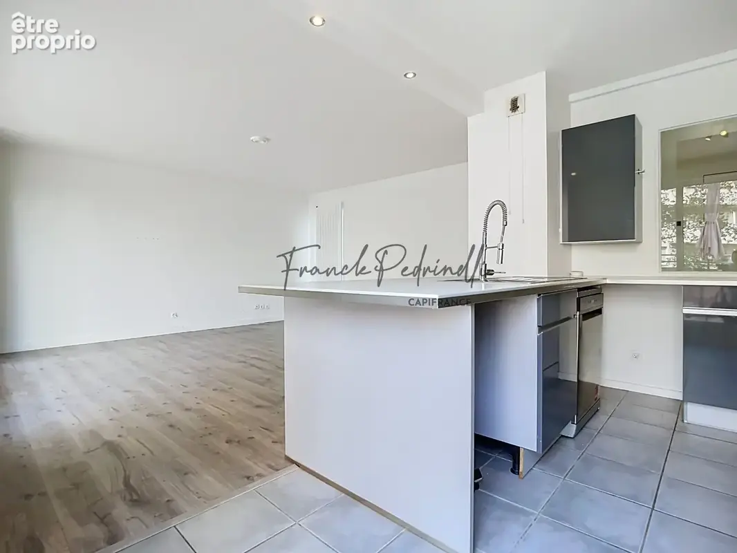Beau T3 72 m²  VILLEURBANNE (69) CHARPENNES – Place Charles Hernu avec terrasse 75 m² - photo 17
