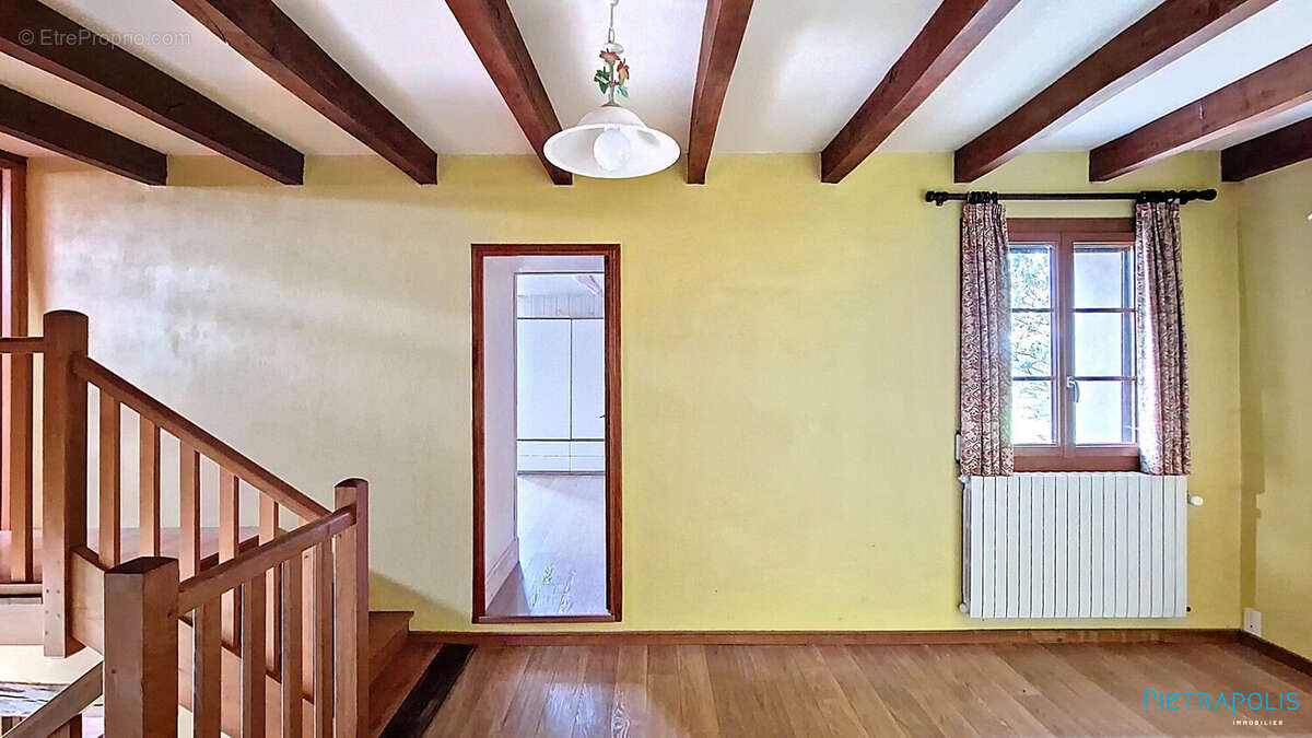 Maison à SIGY-LE-CHATEL