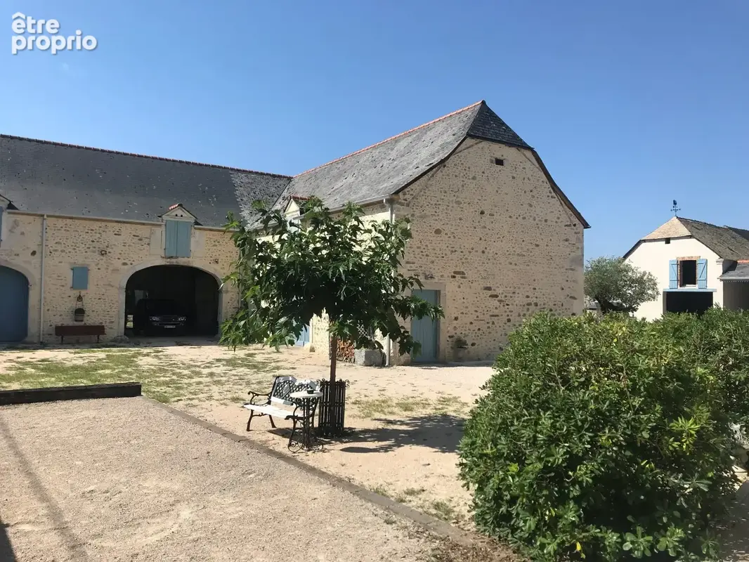 Maison 8 pièces 221 m² à vendre à Nay (64800) - photo 3