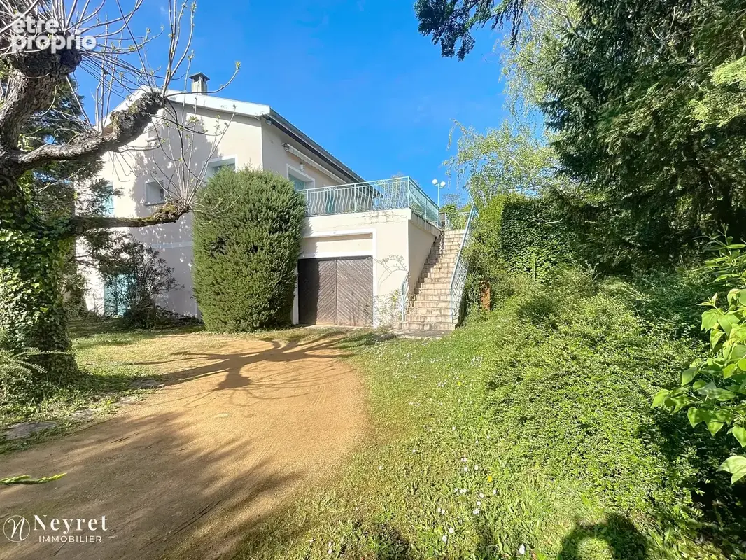 Maison à CHARLY
