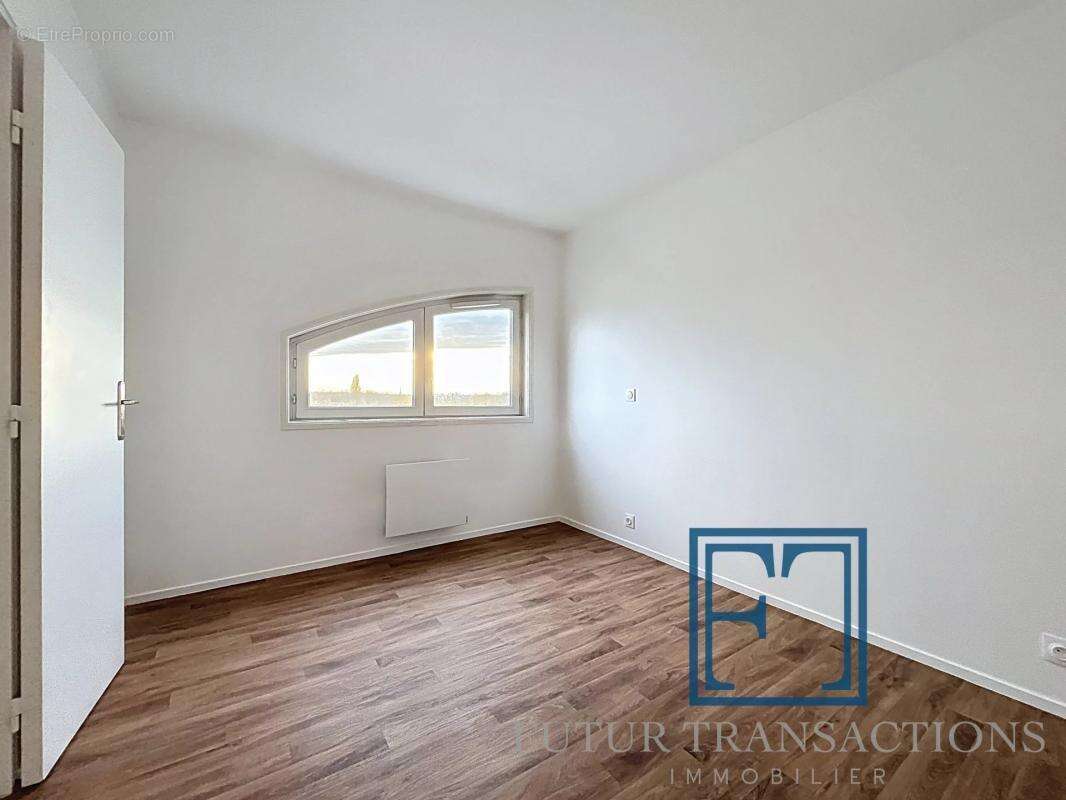 Appartement à VOISINS-LE-BRETONNEUX