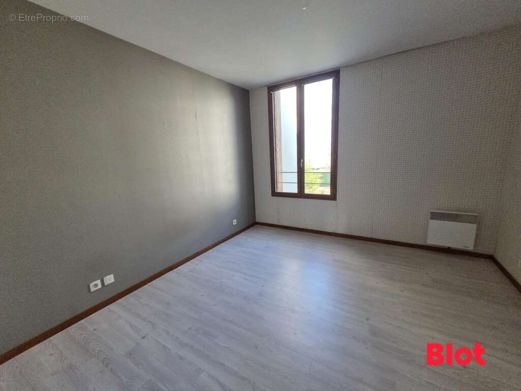 Appartement 60 m² à Saint-Jacques-De-La-Lande  - photo 5