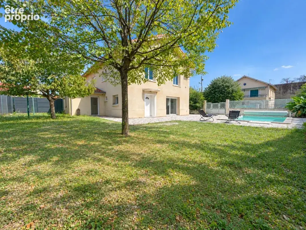 Maison 9 pièces 163 m² à vendre à Lyon-8e (69008) - photo 2