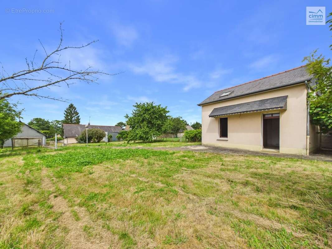 Batisse à rénover sur un terrain de 700 m² totalement constructible - photo 5
