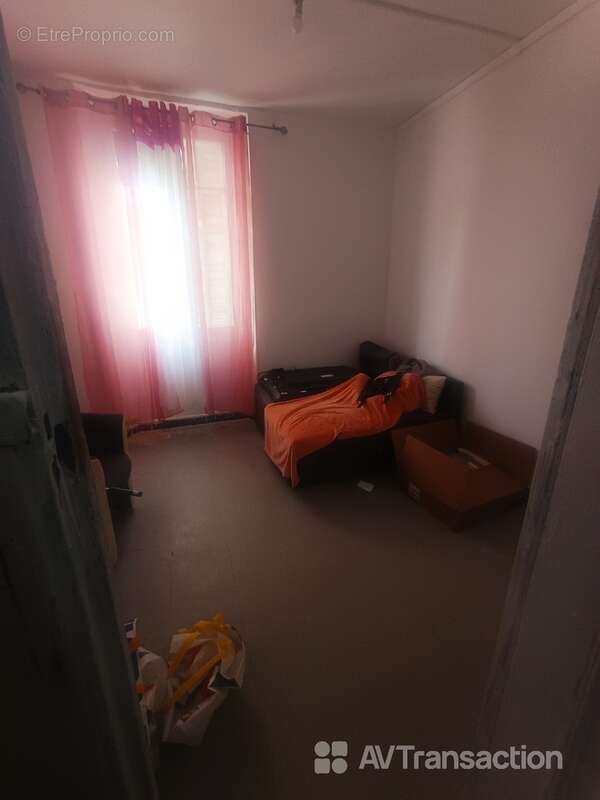 Appartement à MARSEILLE-3E