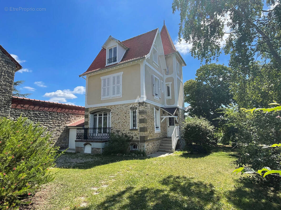 Maison à CARRIERES-SOUS-POISSY