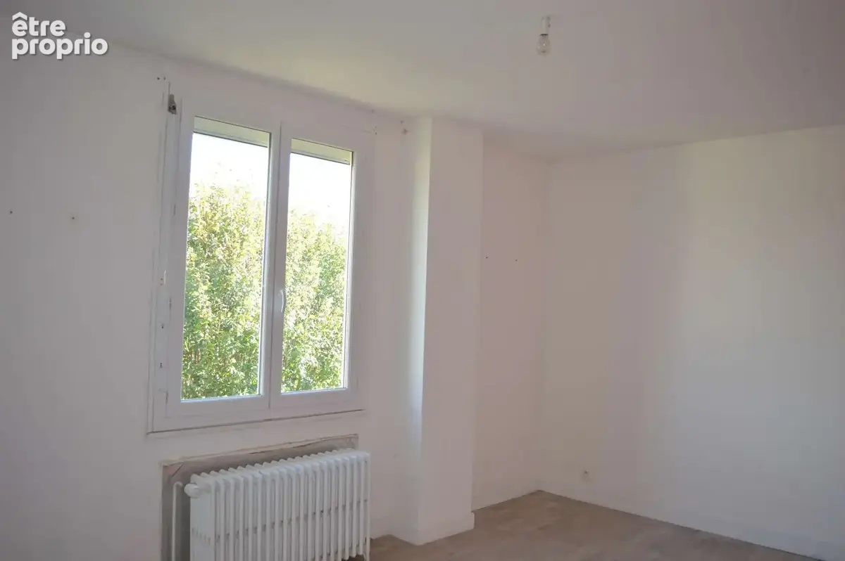 Maison individuelle 118m2,  avec garage et 2360m2 de terrain, située à 10' de LAPALISSE, 20' de ROANNE - photo 10