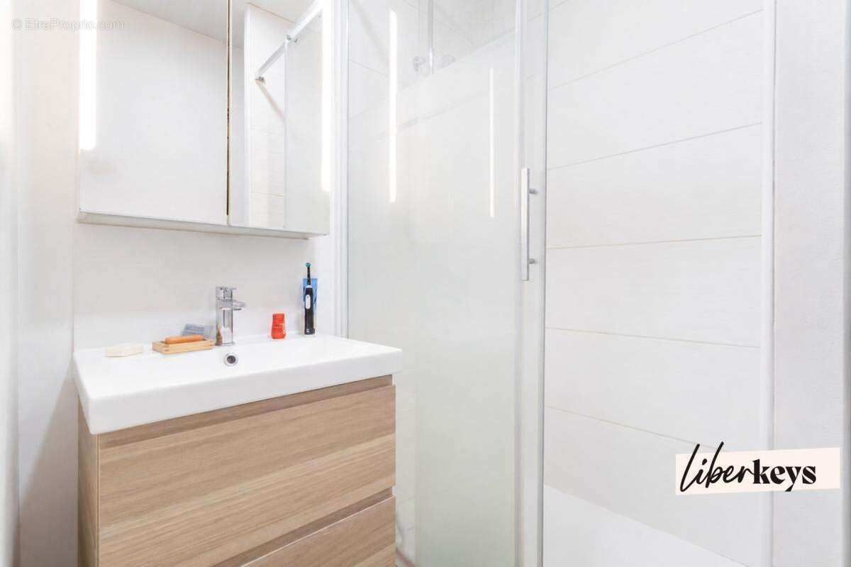 Lille Hyper-centre – T4 106 m² – 3 chambres – Balcon – Garage possible - photo 8