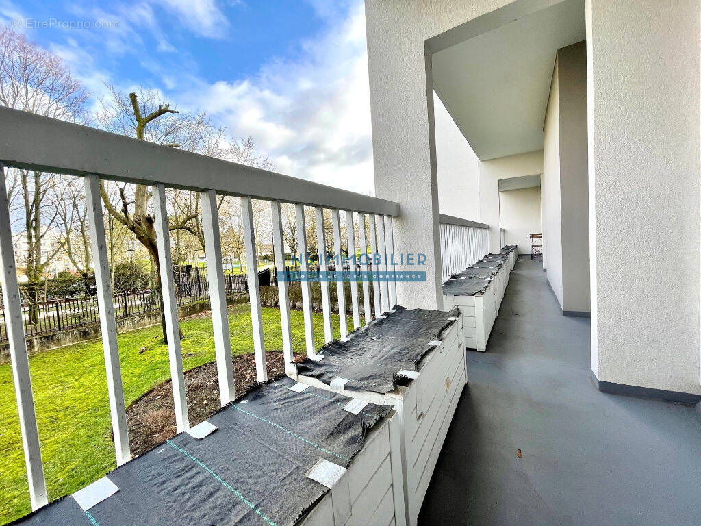 Appartement à SARTROUVILLE