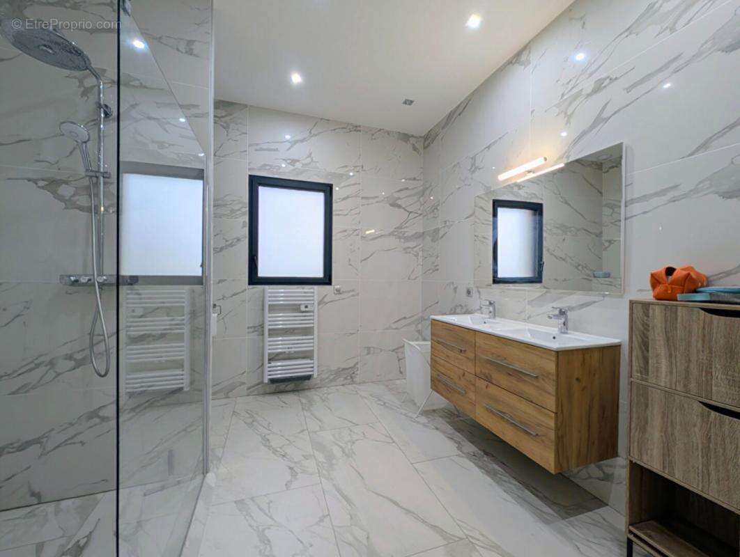 Maison à MONDAVEZAN