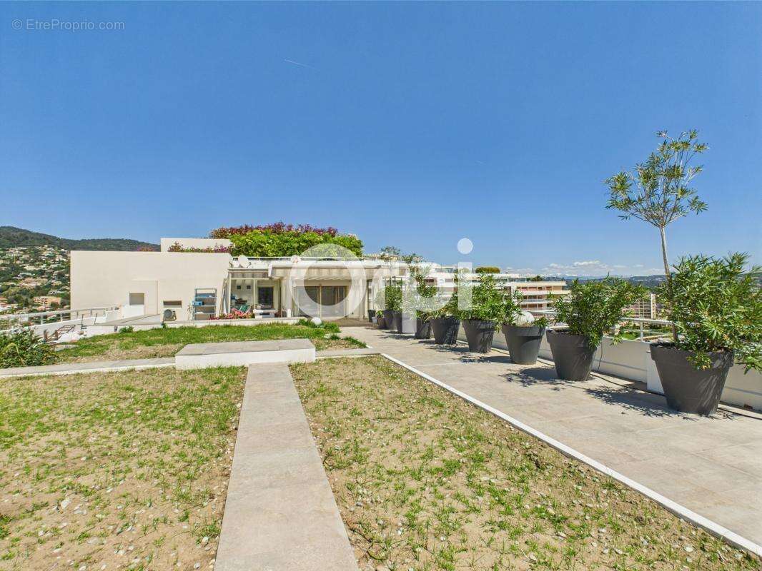 Appartement à MANDELIEU-LA-NAPOULE