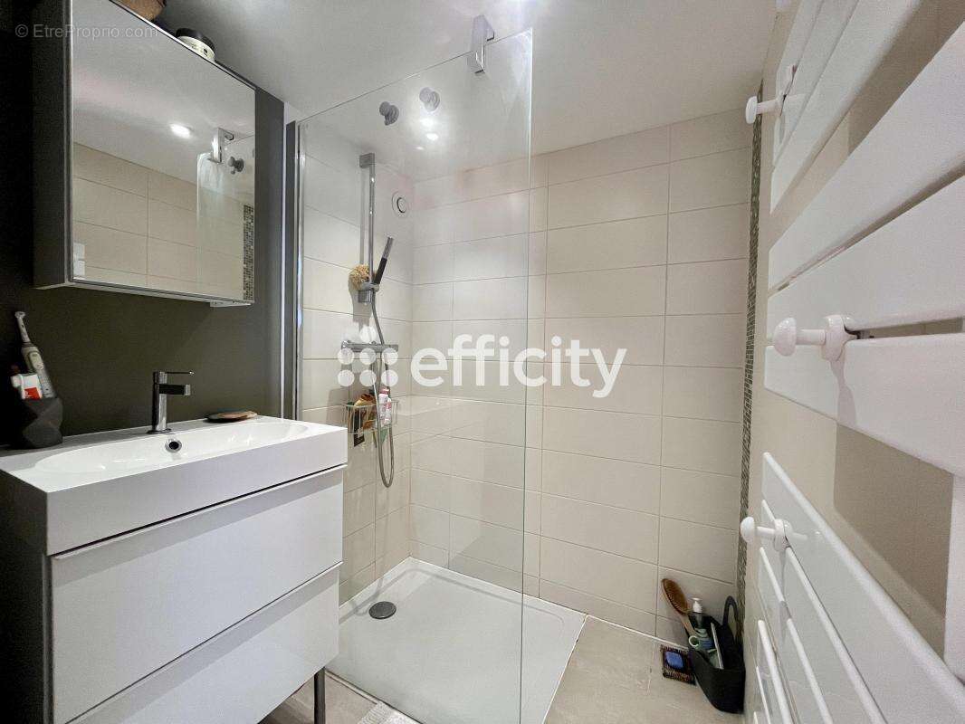 Appartement à SAINT-CYR-SUR-MER