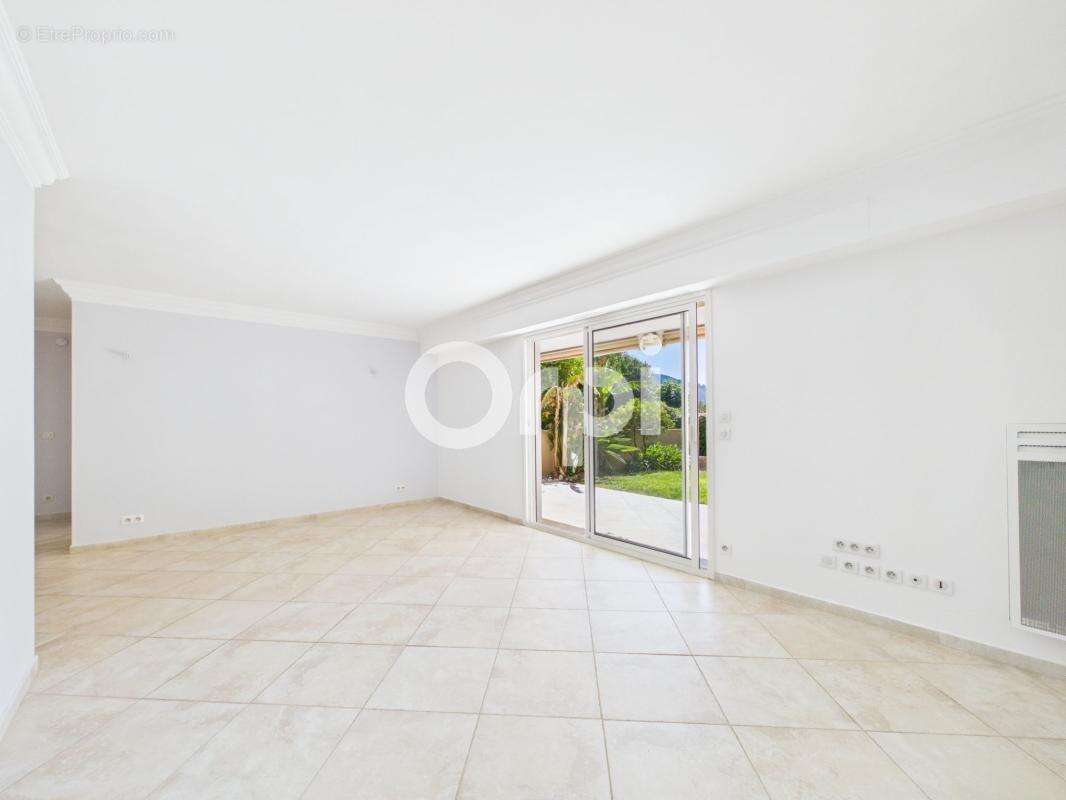 Appartement à MANDELIEU-LA-NAPOULE