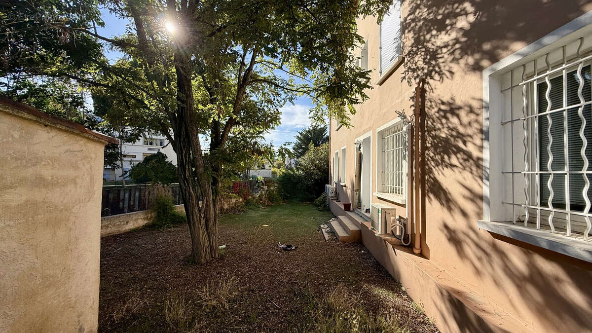 Commerce à SANARY-SUR-MER