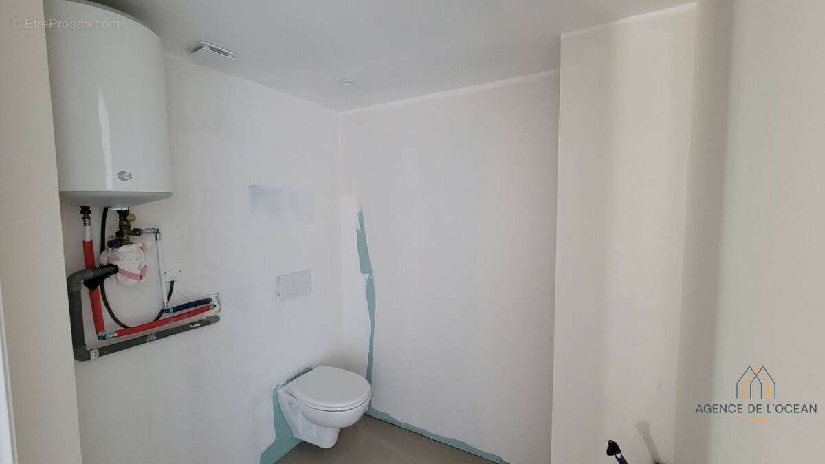 Commerce à PLOUHARNEL